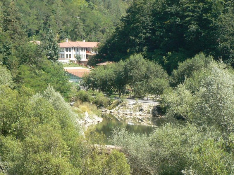 Семеен Хотел Рибарската Хижа - Снимка 4