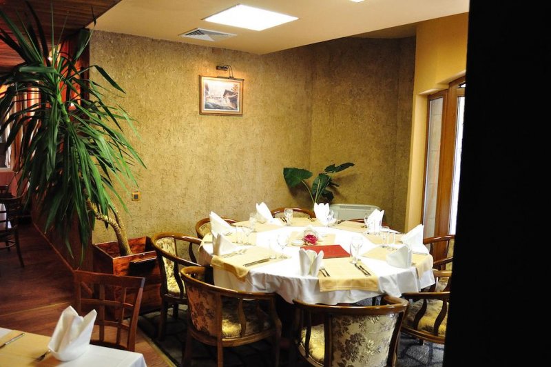 Семеен Хотел Рибарската Хижа - Снимка 5