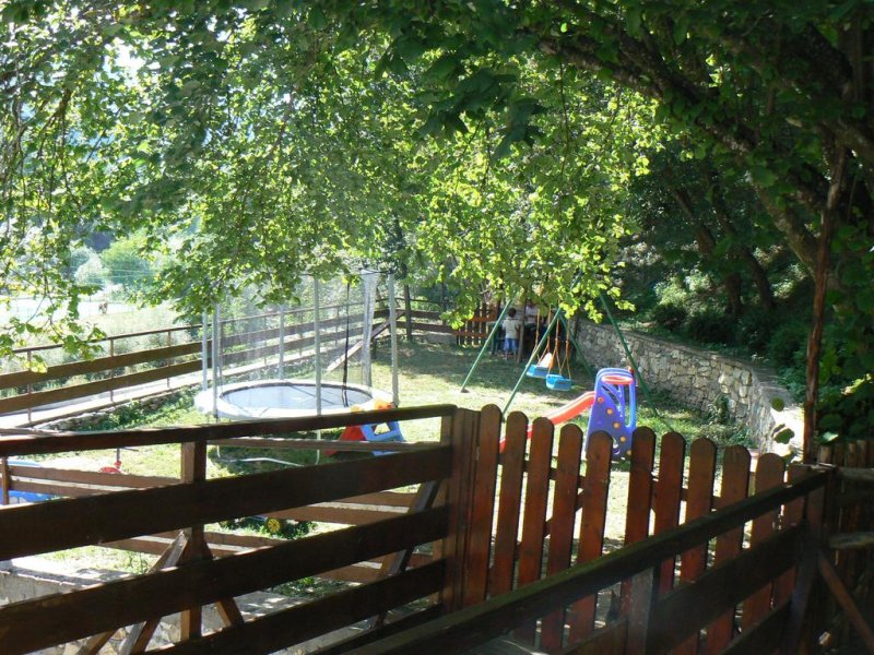 Семеен Хотел Рибарската Хижа - Снимка 9