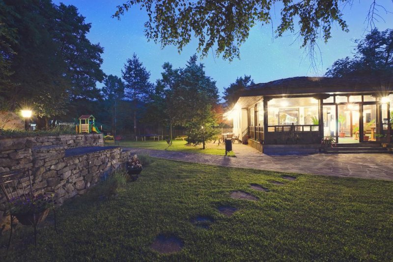 Хотелски Комплекс Фенерите - Снимка 3