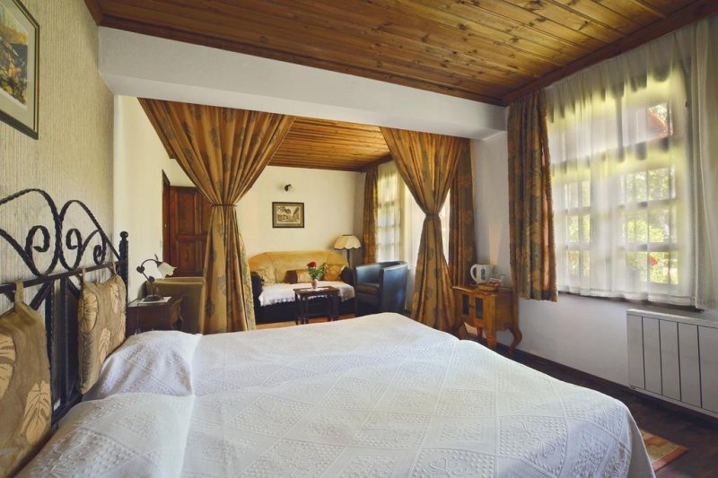 Хотелски Комплекс Фенерите - Снимка 1