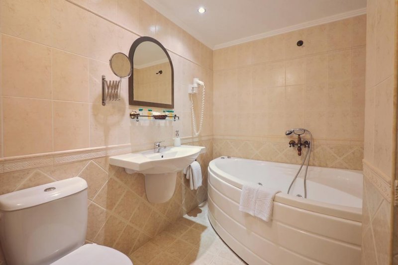 Хотелски Комплекс Фенерите - Снимка 2