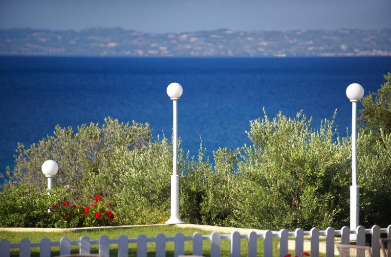 Elea Village - Снимка 1