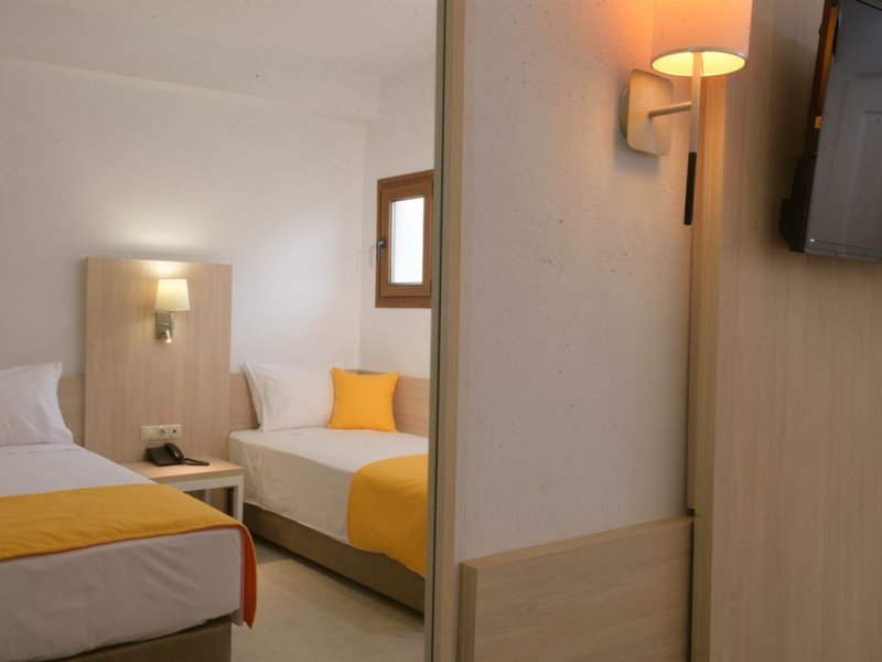 Aristoteles Holiday Resort & Spa - Снимка 1