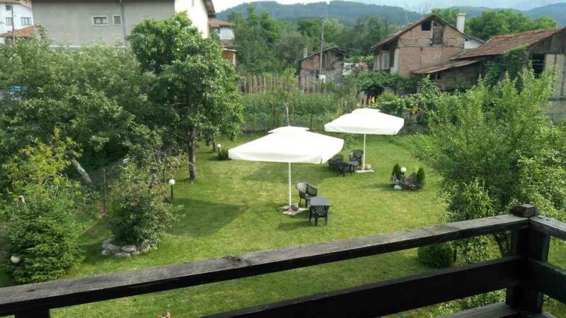 Къща за гости Рафе - Снимка 2