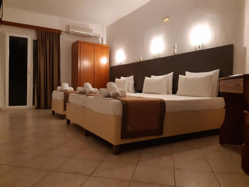 Ilios Hotel - Снимка 4