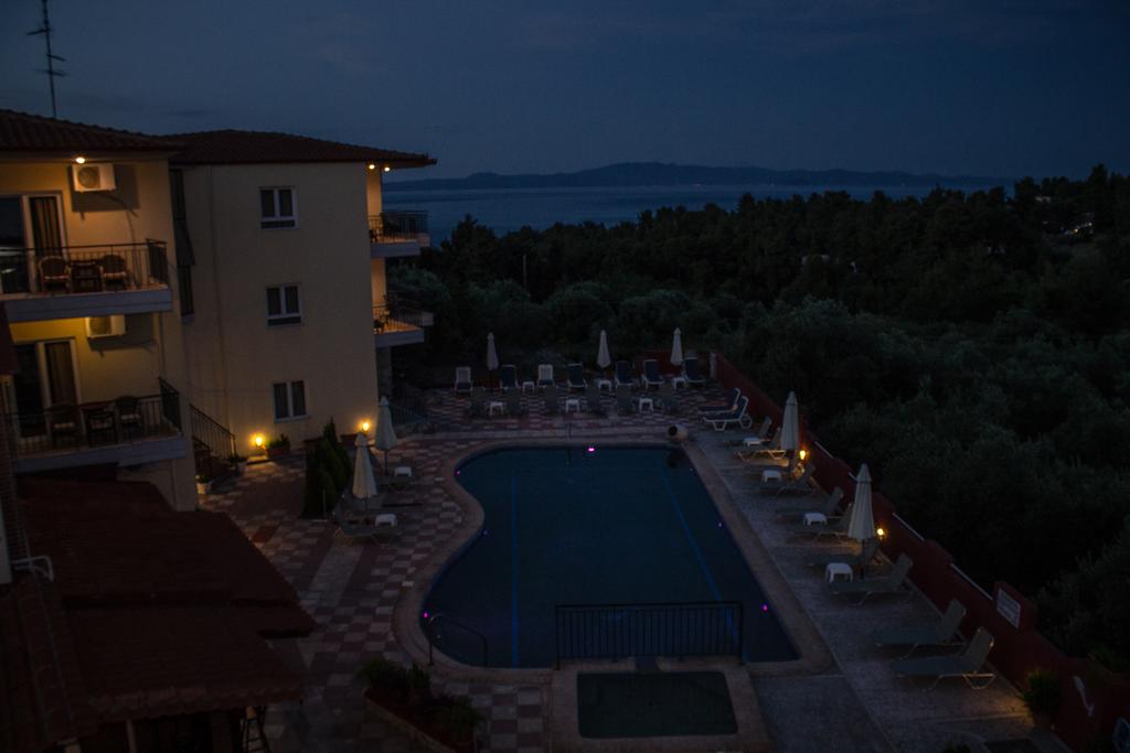 Ранни резервации: 5 нощувки със закуски и вечери в Ilios Hotel 3*, Криопиги, Халкидики, Гърция през Юни или Септември! - Снимка 25