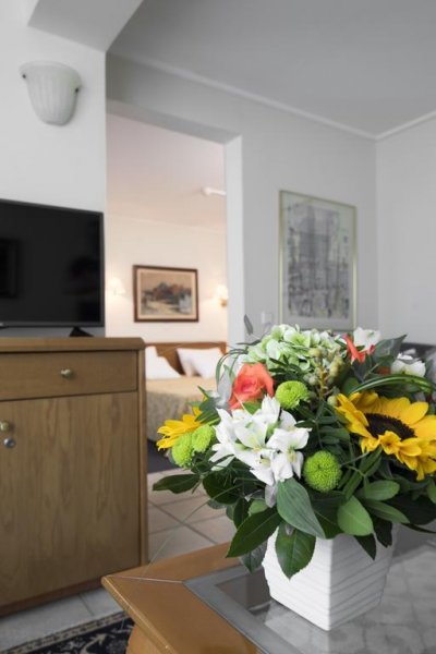 Sun Beach Hotel - Снимка 7