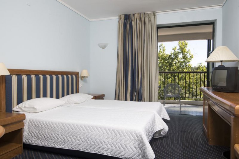 Sun Beach Hotel - Снимка 11