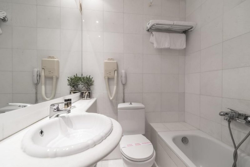 Sun Beach Hotel - Снимка 7