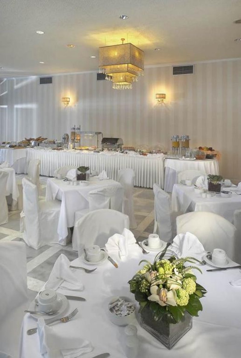 Sun Beach Hotel - Снимка 4