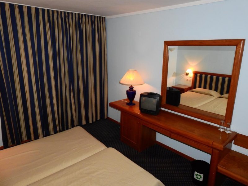 Sun Beach Hotel - Снимка 3