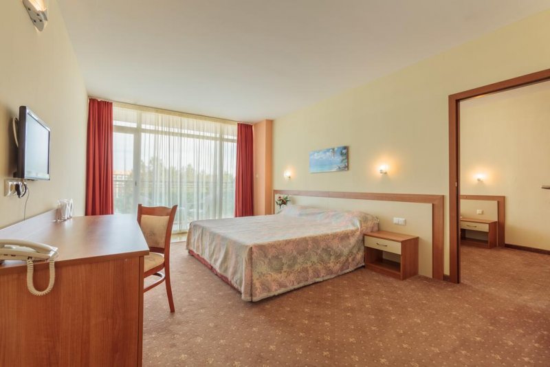 Хотел Риагор - Снимка 1