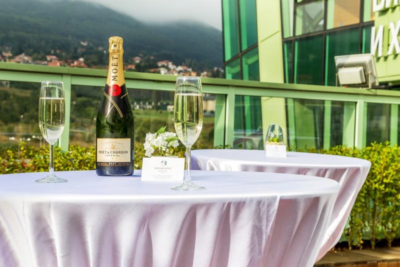 Хотел Земята и Хората - Снимка 1