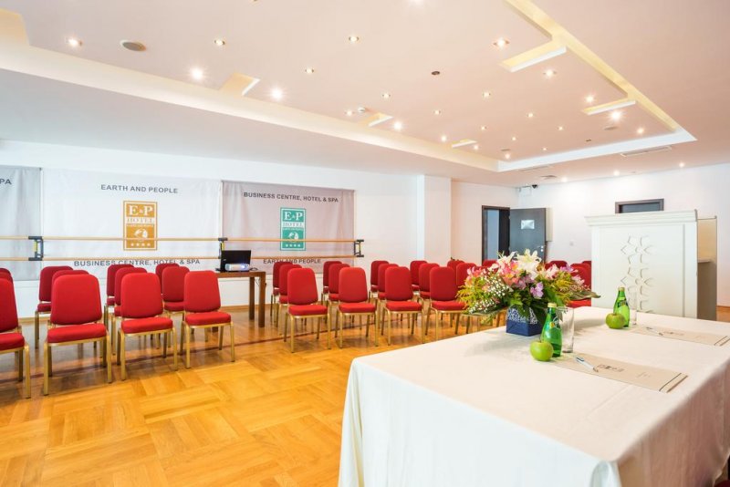 Хотел Земята и Хората - Снимка 8