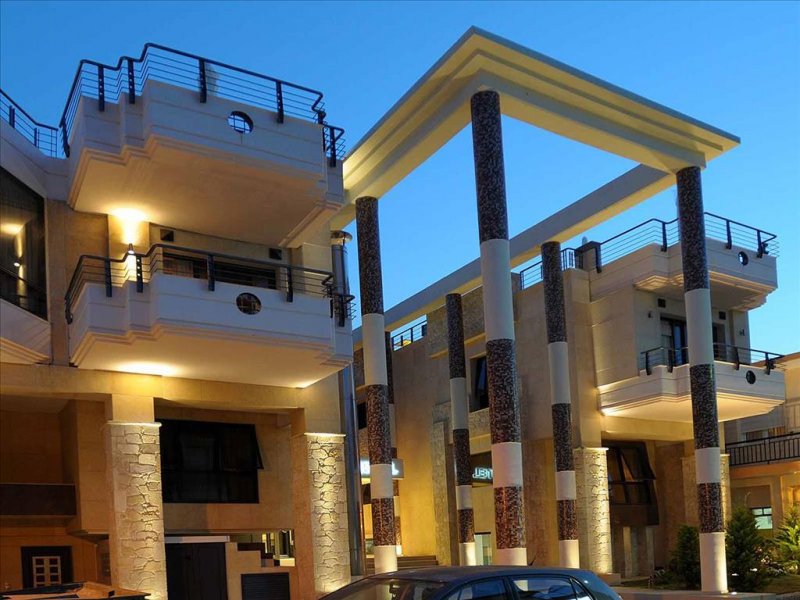  Imperial Hotel - Снимка 8