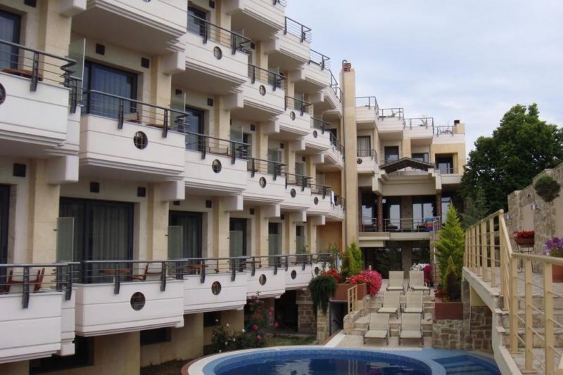  Imperial Hotel - Снимка 1