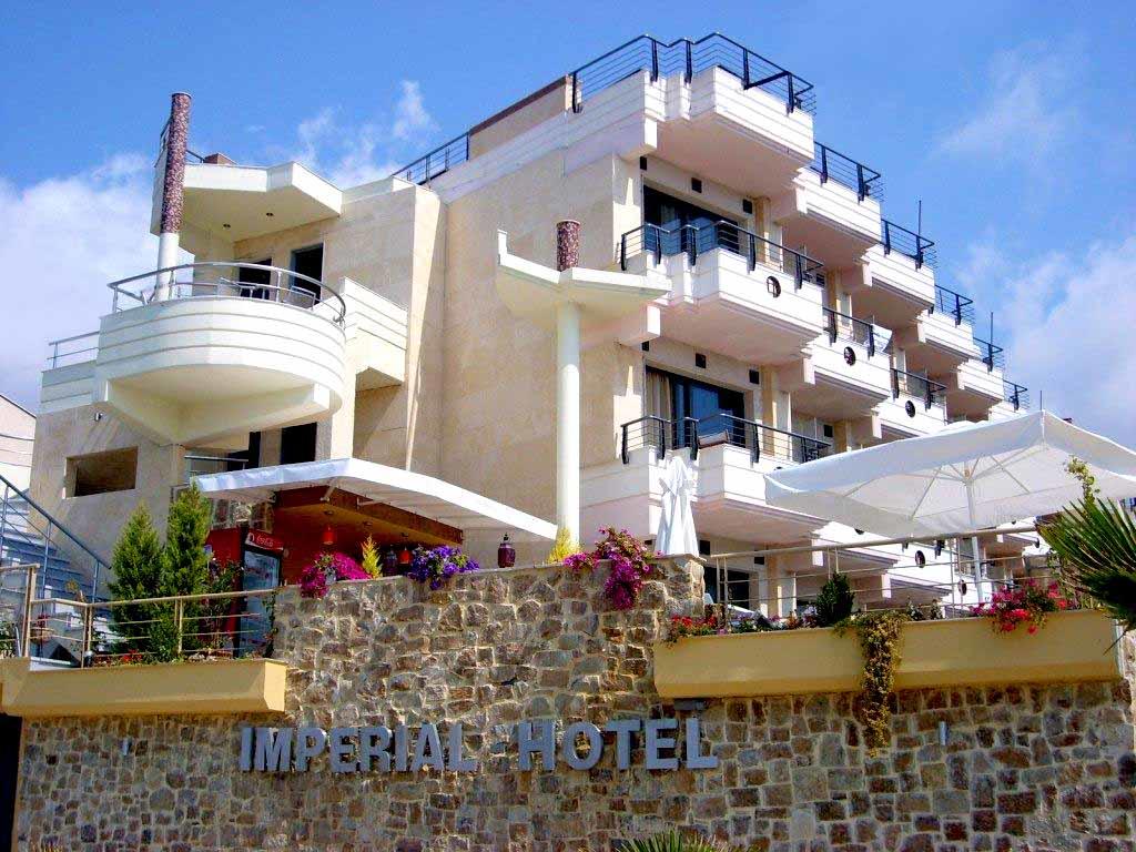 Майски празници: 3 нощувки със закуски и вечери в Imperial Hotel 3*, Халкидики, Гърция! - Снимка 