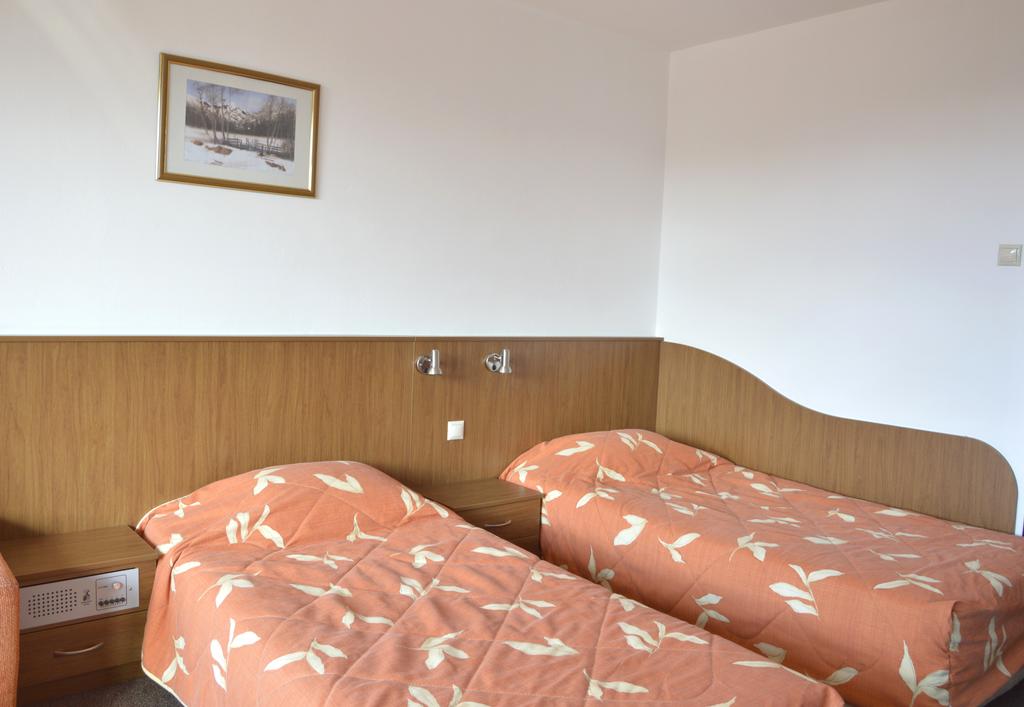 Нощувка на човек със закуска + басейн в хотел Самоков****, Боровец - Снимка 22