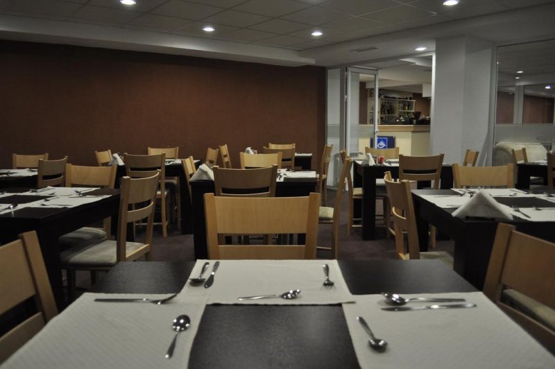 Грийн Лайф Фемили Апартмънтс - Снимка 8