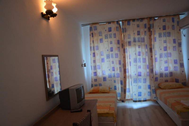 Хотел Нева - Снимка 2