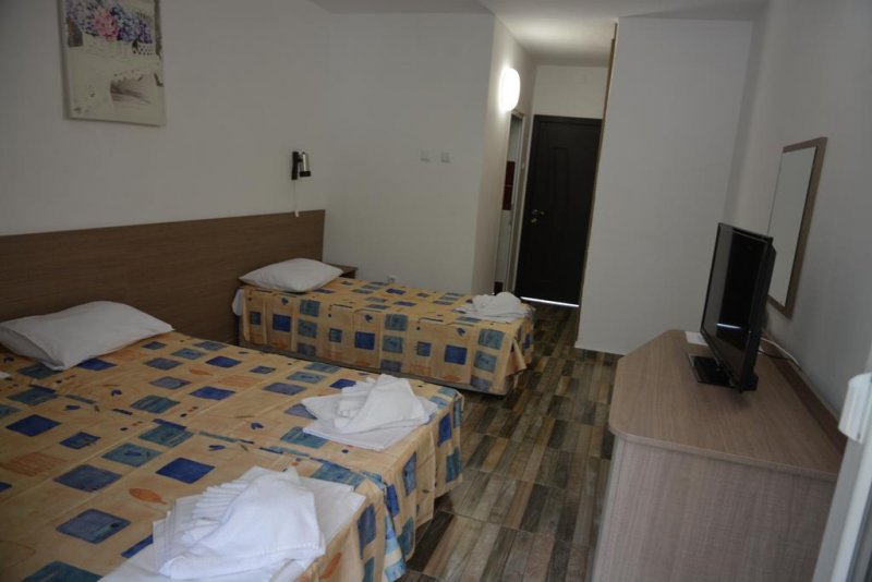 Хотел Нева - Снимка 2