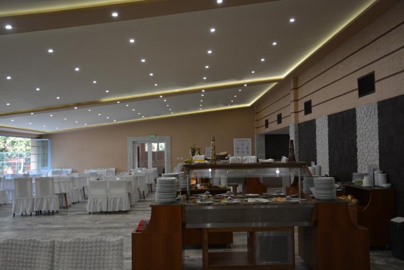 Хотел Нева - Снимка 1