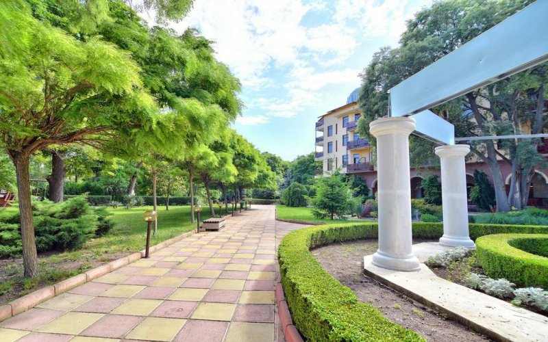 Хотел Естрея Палас - Снимка 1