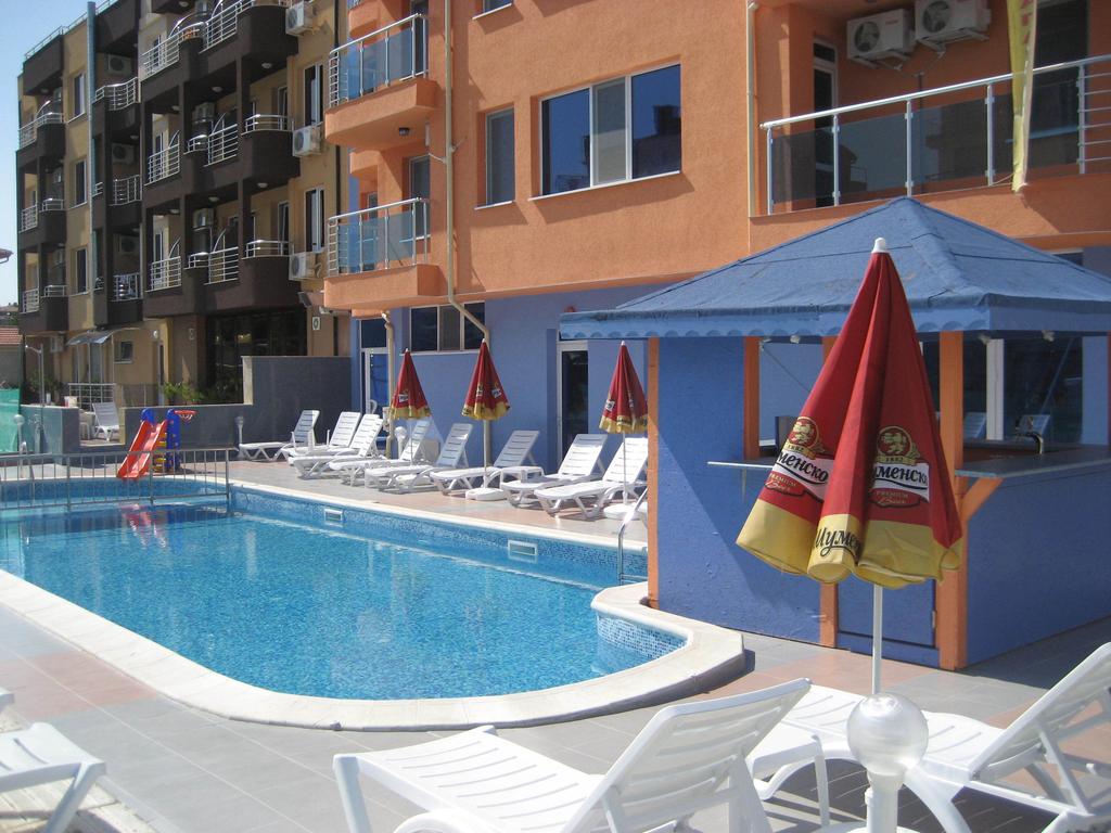 Нощувка за четирима в апартамент + басейн от хотел Дара***, Приморско - Снимка 38