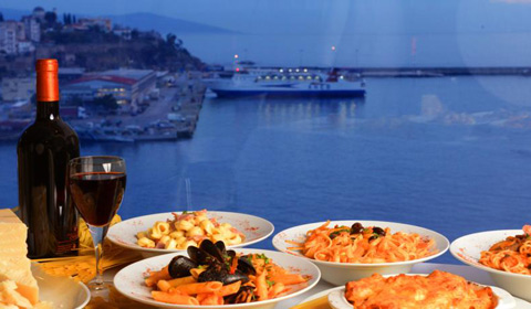 Уикенд в Гърция през Януари, Февруари и Март! 2 нощувки със закуски в Airotel Galaxy Hotel 4*, Кавала!