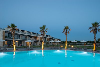 5 нощувки със закуски и вечери в хотел Portes Lithos Luxury Resort 5*, Халкидики, Гърция през Юни! Дете до 11.99г. - безплатно!