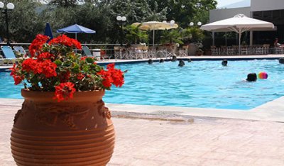 През Юни и Юли: 5 нощувки със закуски и вечери в хотел Sun Beach Platamonas 3*, Олимпийска Ривиера, Гърция! Дете до 12.99г. - безплатно!