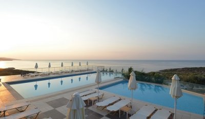 През Август и Септември: 3 нощувки със закуски и вечери в Aeolis Hotel 4*, о.Тасос, Гърция! Деца до 11.99г. - безплатно!