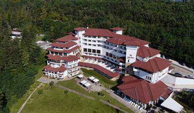 Нова Година в Трявна: 2 нощувки със закуски и вечеря + празнична вечеря в хотел Калина Палас 4*! Дете до 3,99г. - безплатно!