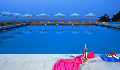 Ранни записвания: 5 нощувки със закуски и вечери в хотел Makryammos Bungalows 4*, о.Тасос, Гърция през Септември! Дете до 11.99г. - безплатно!