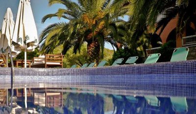Last minute: 3 нощувки със закуски и вечери в хотел Hanioti Village Resort 2*+, Халкидики, Гърция!