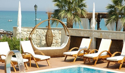 3 нощувки със закуски и вечери + напитки в хотел Possidi Paradise 4*, Халкидики, Гърция през Май! Дете до 13.99г. - безплатно!