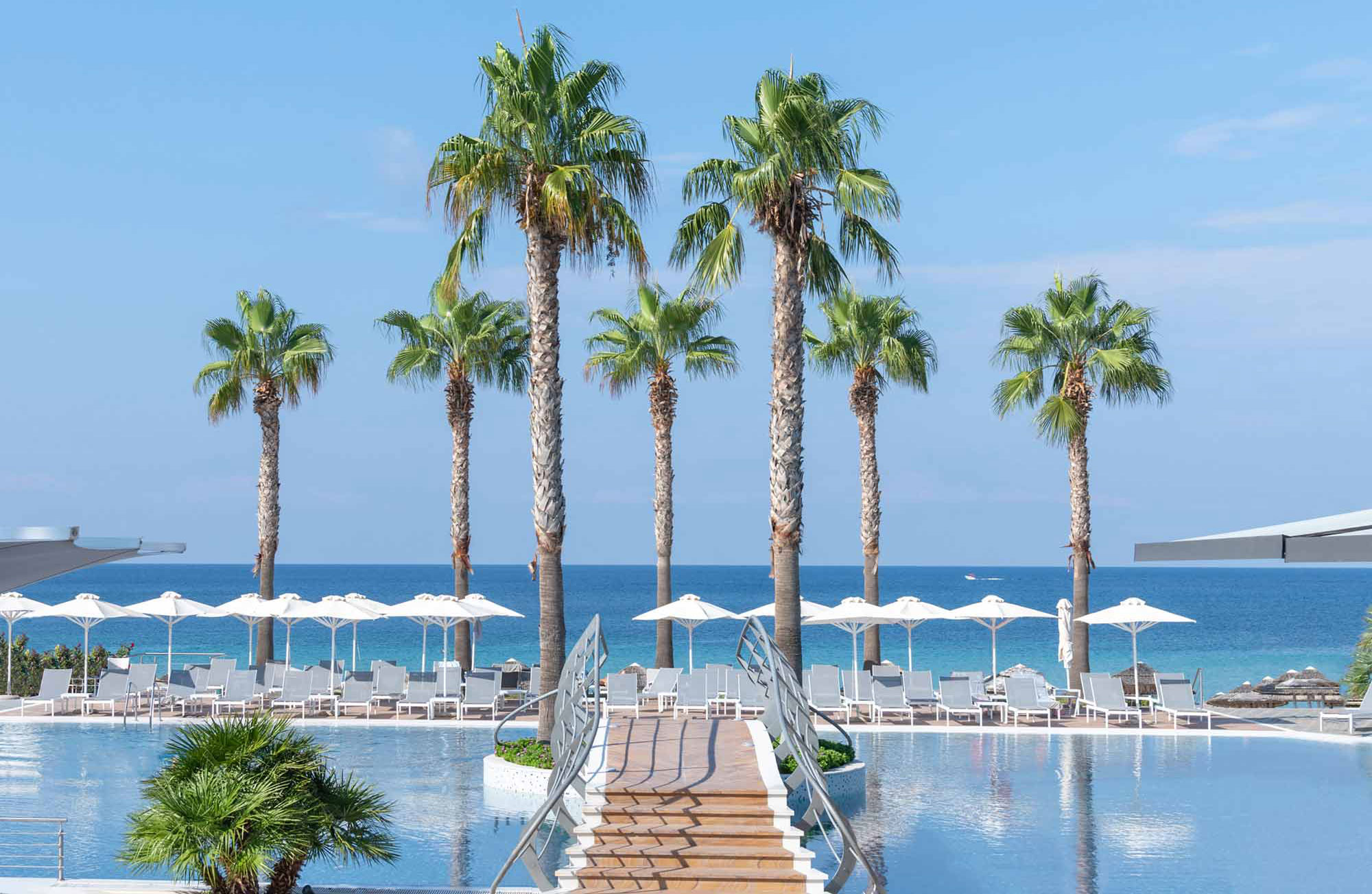 Ранни записвания: 5 нощувки, Ultra All Inclusive в хотел Potidea Palace 4*, Халкидики, Гърция през Август и Септември! Дете до 11.99г. - безплатно!