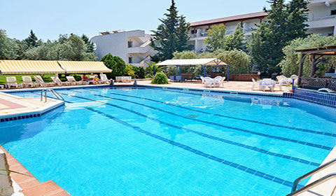 Майски празници: 3 нощувки със закуски и вечери в хотел Astris Sun 2*, о.Тасос, Гърция!