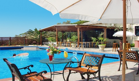 Ранни резервации: 3 нощувки със закуски и вечери в хотел Aeria 3*, о.Тасос, Гърция през Май!