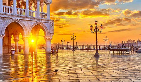 Екскурзия до Венеция - Святата Република! 4 дни, 3 нощувки със закуски, самолетен билет и туристическа програма в Италия!