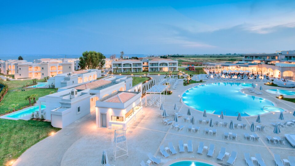 Ранни записвания: 3 нощувки, All Inclusive в хотел Blue Lagoon Princess  5*, Халкидики, Гърция през Юли и Август! Дете до 12.99г. - безплатно!