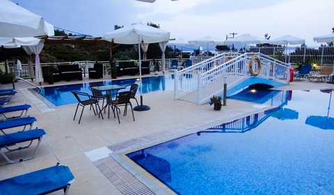 3 нощувки със закуски в хотел Diamond 3*, о.Тасос, Гърция през Август!