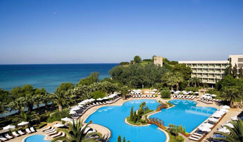 Ранни резервации: 5 нощувки със закуски и вечери в Sani Beach Hotel & SPA 5*, Халкидики, Гърция през Май!