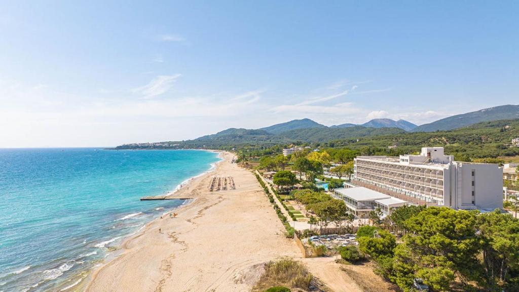 Ранни записвания: 7 нощувки, All Inclusive в хотел Ninos Grand Beach Resort 4*, Йонийско крайбрежие, Гърция през Юли и Август! Дете до 7.99г. - безплатно!