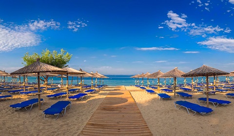 През Октомври: 3 нощувки със закуски и вечери в хотел Lagomandra Beach 4*, Халкидики, Гърция! Дете до 12.99г. - безплатно!