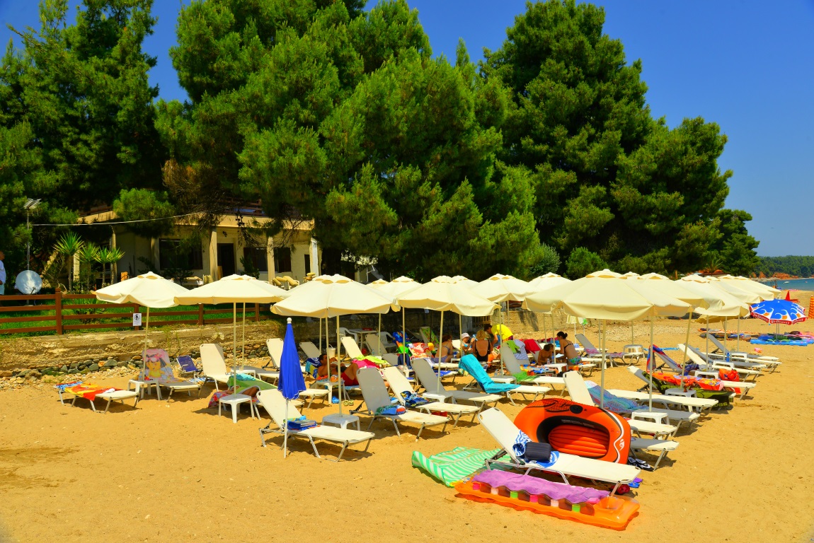 През Юли и Август: 7 нощувки All Inclusive в хотел Golden Beach 3*, Метаморфоси, Халкидики, Гърция!