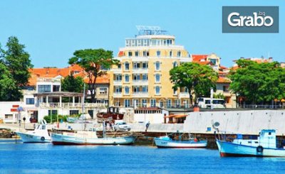 През Юли в Поморие! Нощувка за двама, с възможност за закуска, от Хотел Парос***