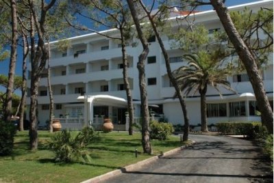 4 звездно лято на ОЛИМПИЙСКА РИВИЕРА, ГЪРЦИЯ, COSMOPOLITAN HOTEL & SPA 4*: нощувка в двойна стая със закуска и ВЕЧЕРЯ за 137 лв за ДВАМА + Дете до 11.99. г. БЕЗПЛАТНО!