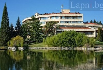 Почивка в хотел СВЕТИ ВРАЧ 3*, САНДАНСКИ: Нощувка със Закуска + МИНЕРАЛЕН БАСЕЙН и Джакузи за 40 лв. на Човек